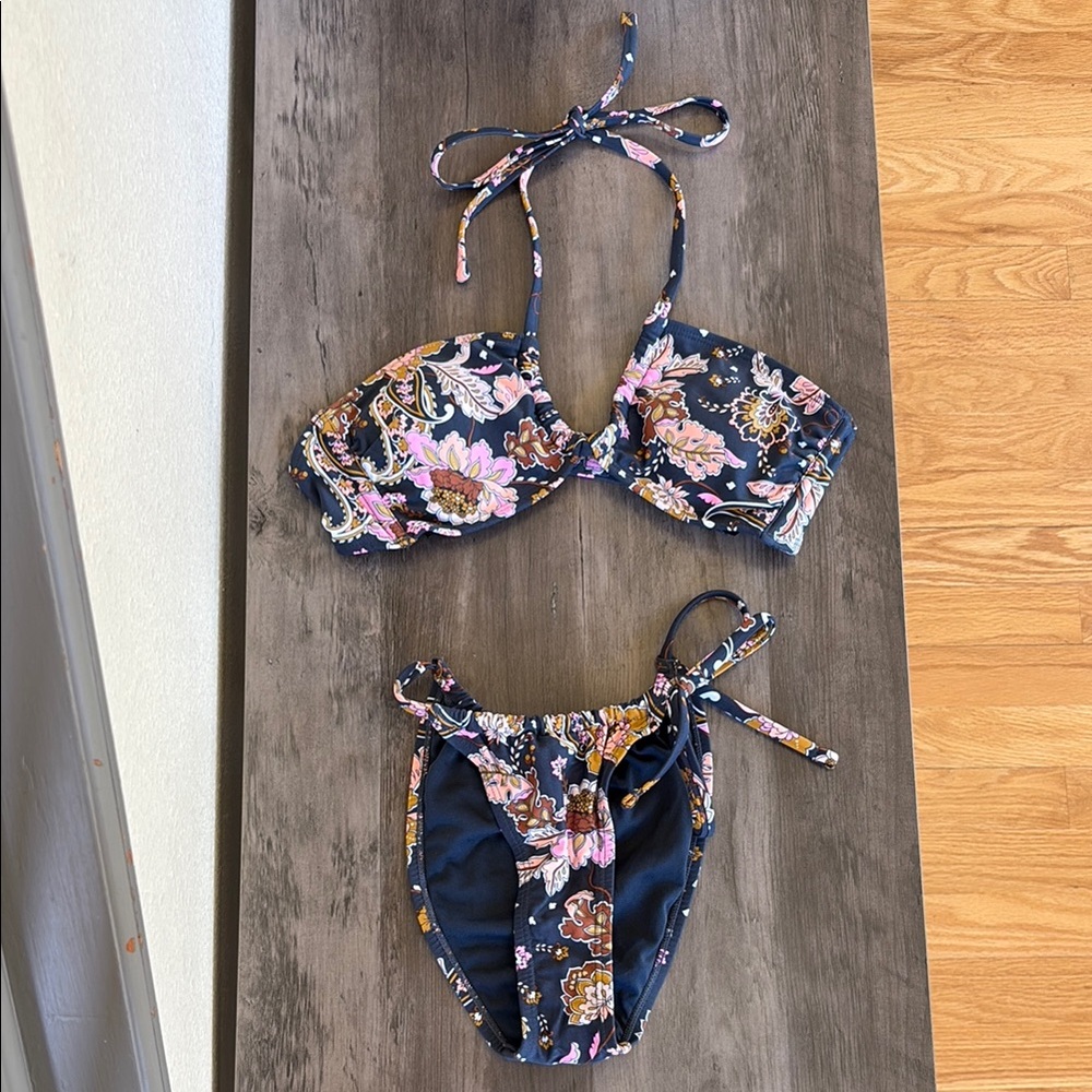 Xhilaration Gray Floral Bikini Set Top Size Medium Bottom Size Small